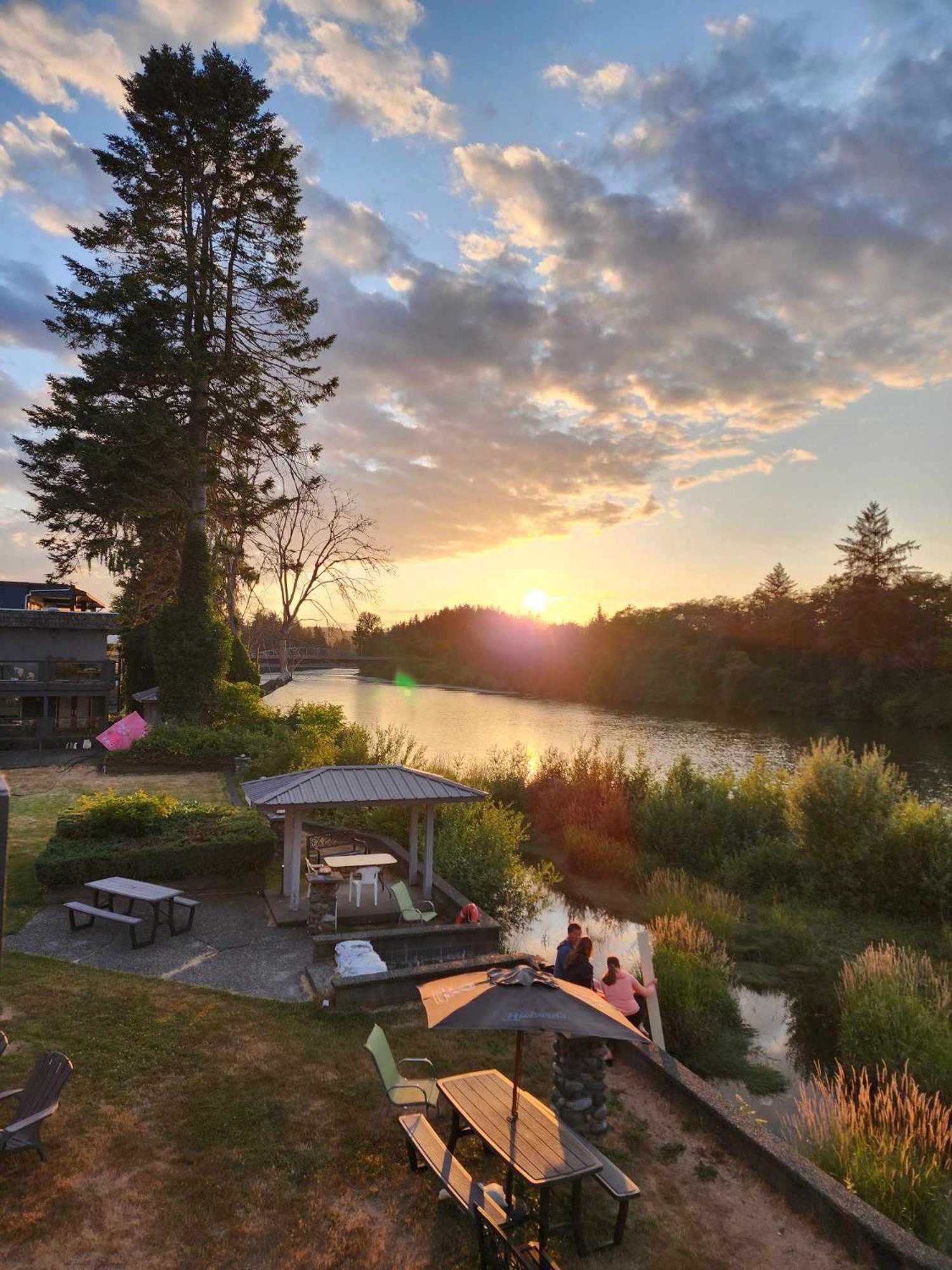Campbell River Lodge エクステリア 写真