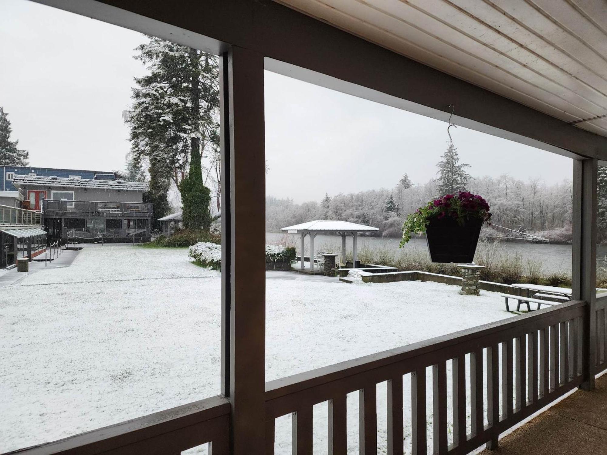 Campbell River Lodge エクステリア 写真