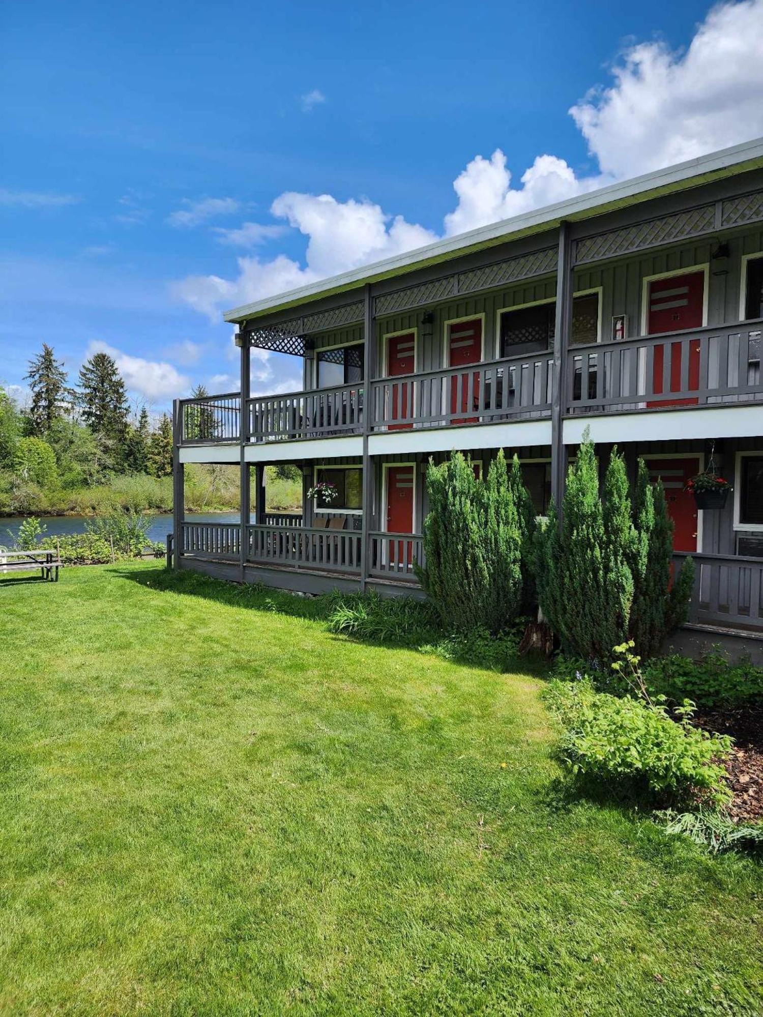 Campbell River Lodge エクステリア 写真