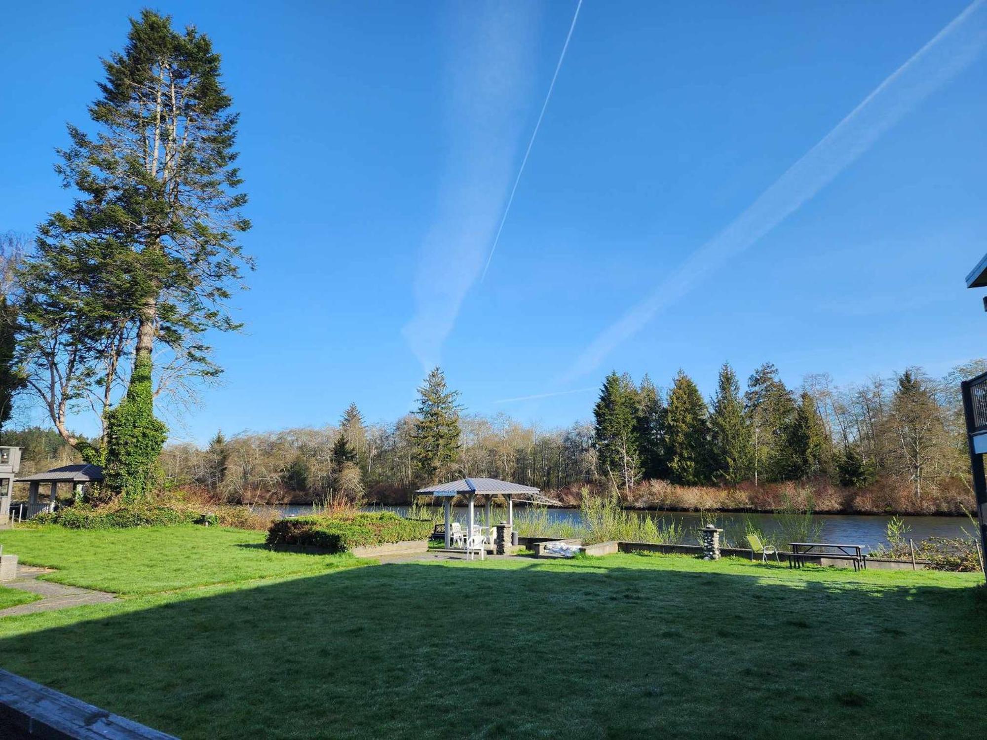 Campbell River Lodge エクステリア 写真