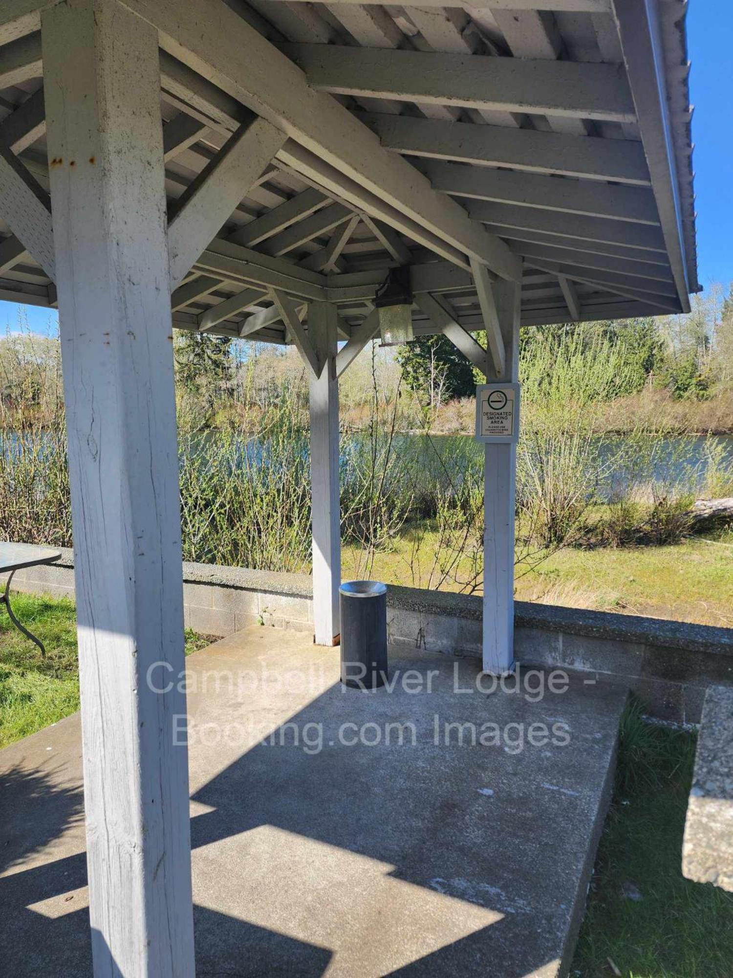 Campbell River Lodge エクステリア 写真