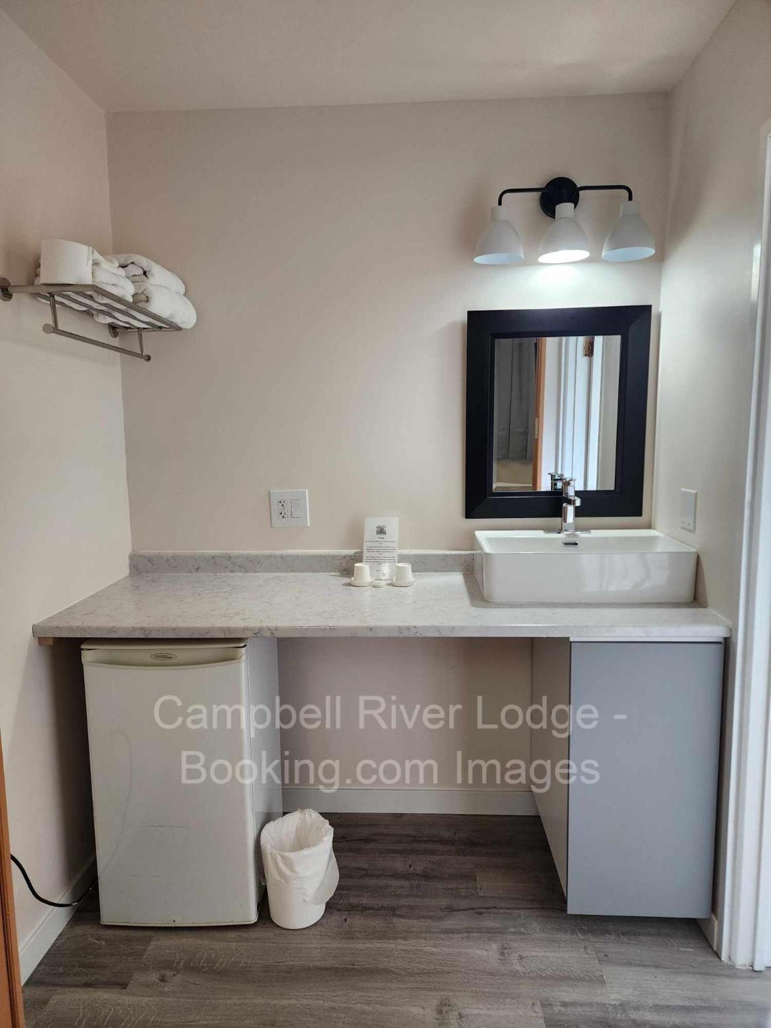 Campbell River Lodge エクステリア 写真