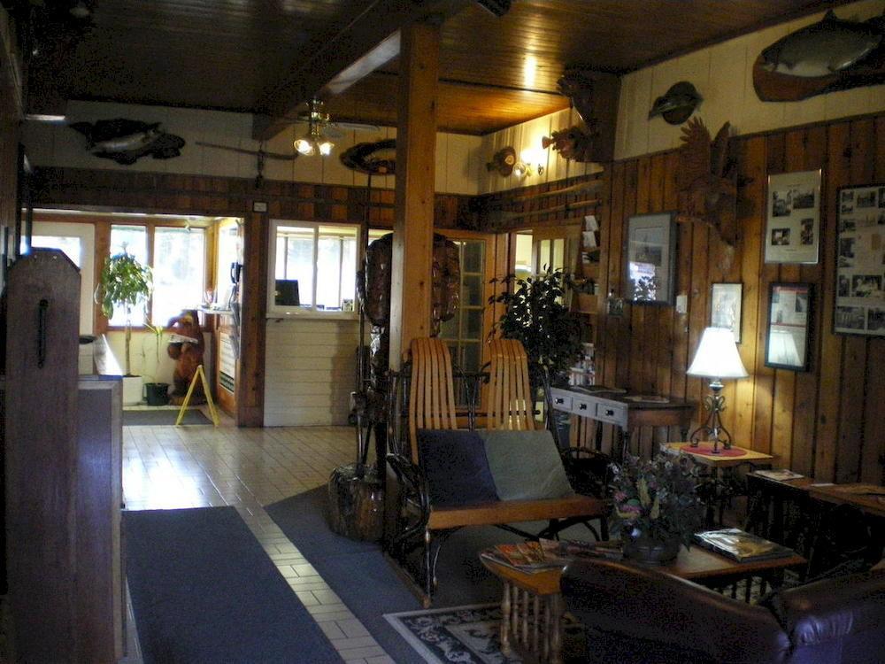 Campbell River Lodge エクステリア 写真