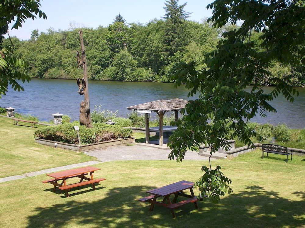 Campbell River Lodge エクステリア 写真