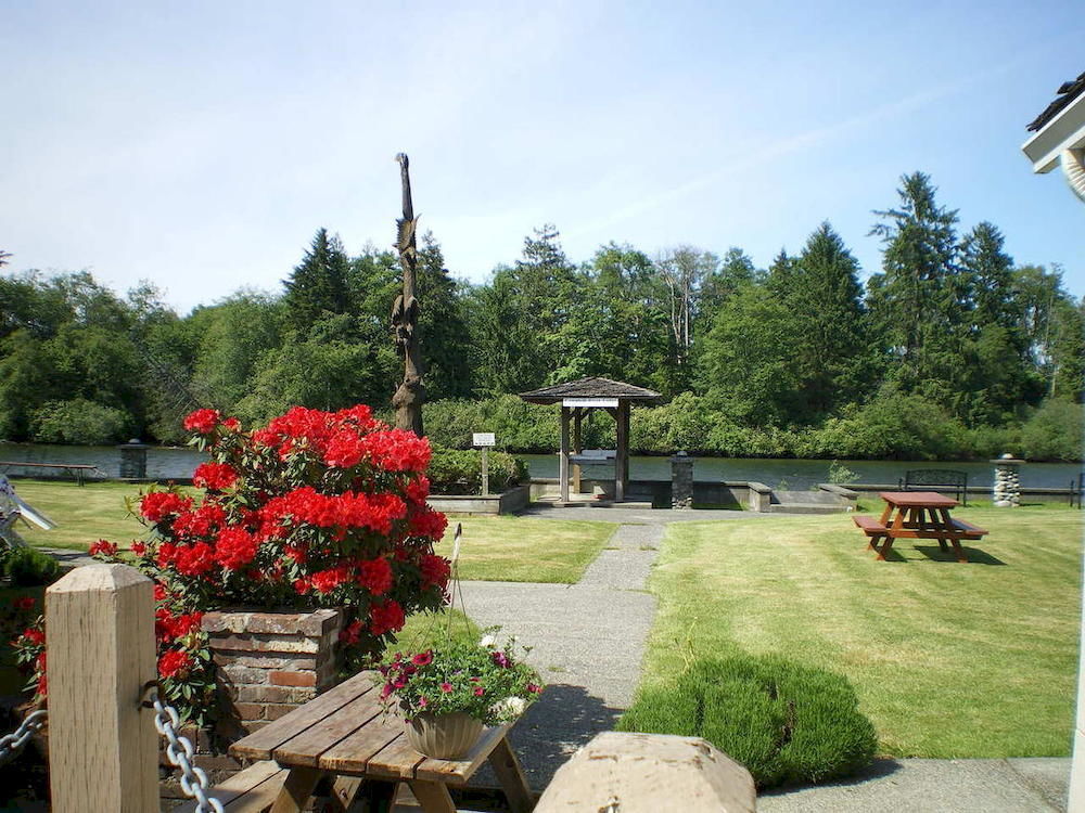 Campbell River Lodge エクステリア 写真