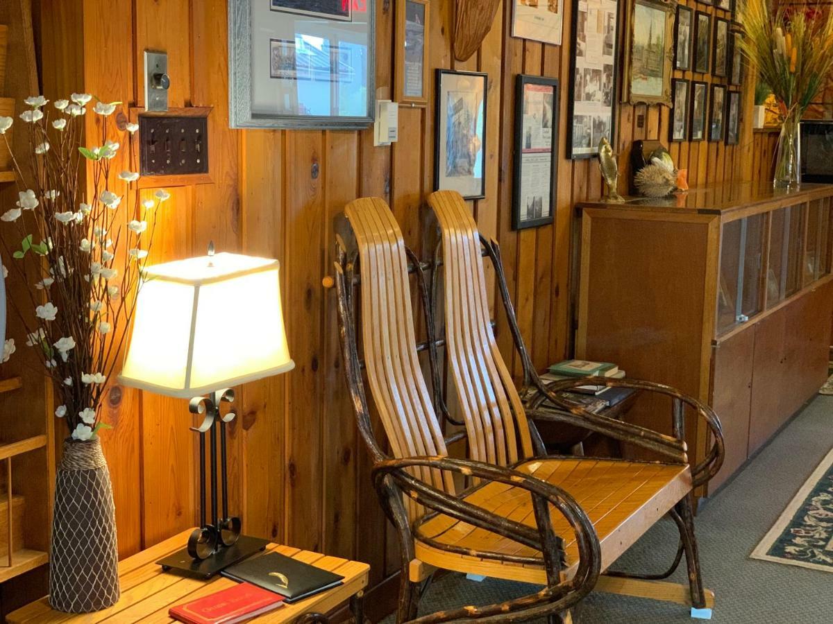 Campbell River Lodge エクステリア 写真