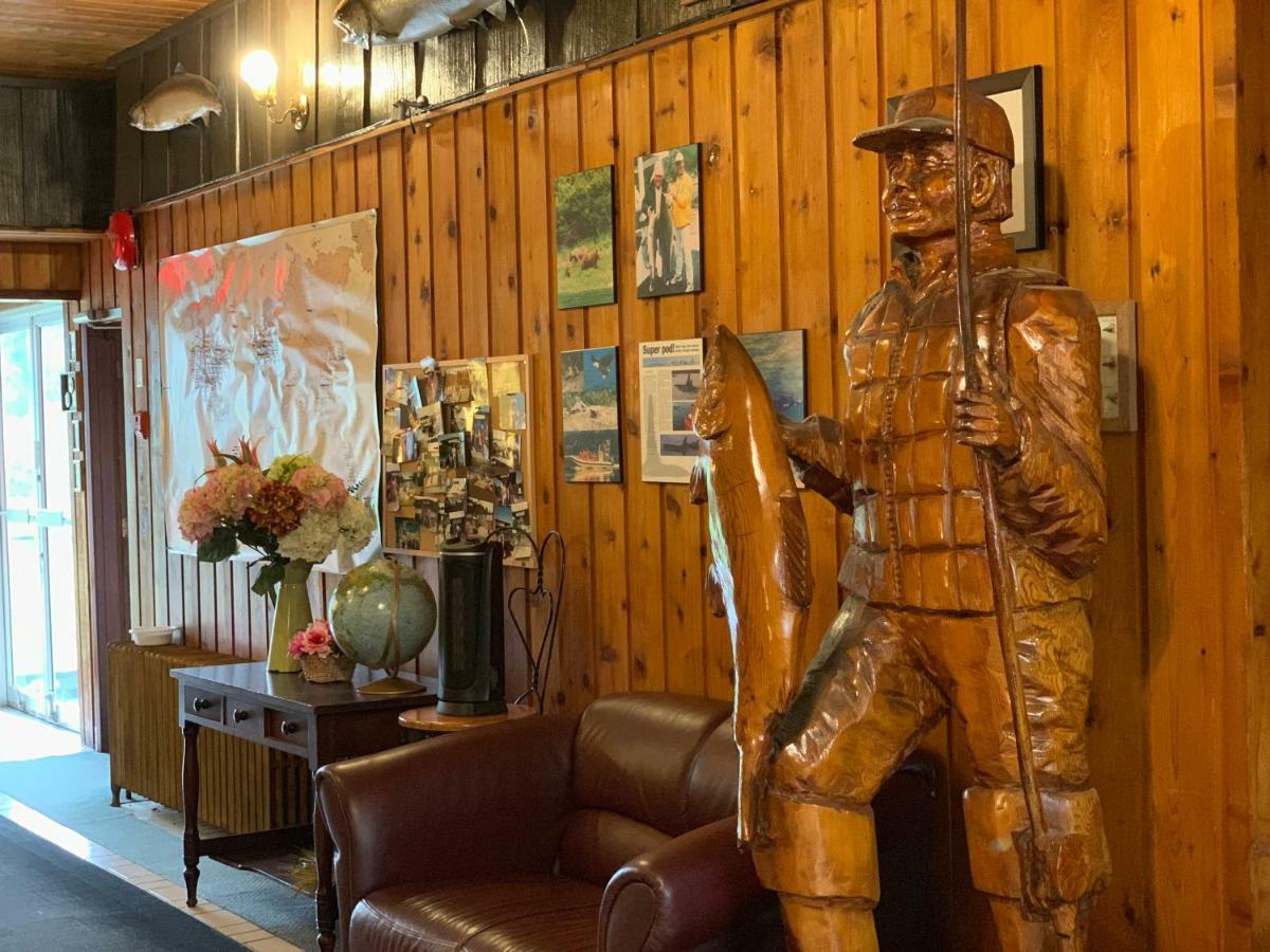 Campbell River Lodge エクステリア 写真